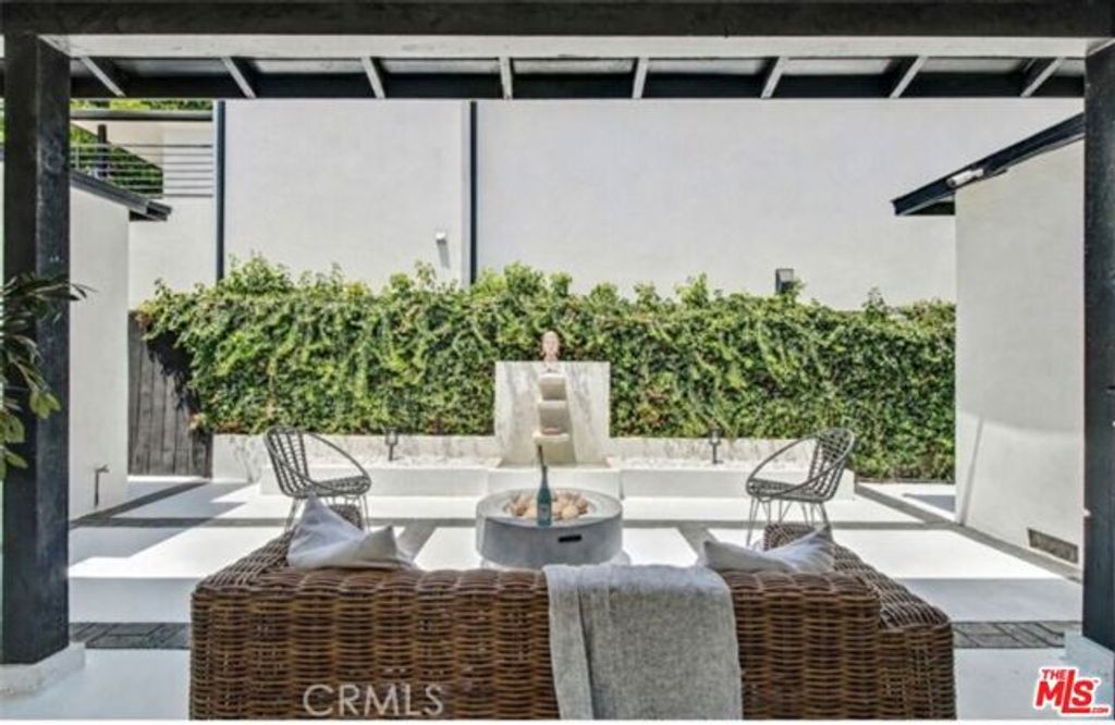 4038 Denny Avenue, Los Angeles, CA 91604