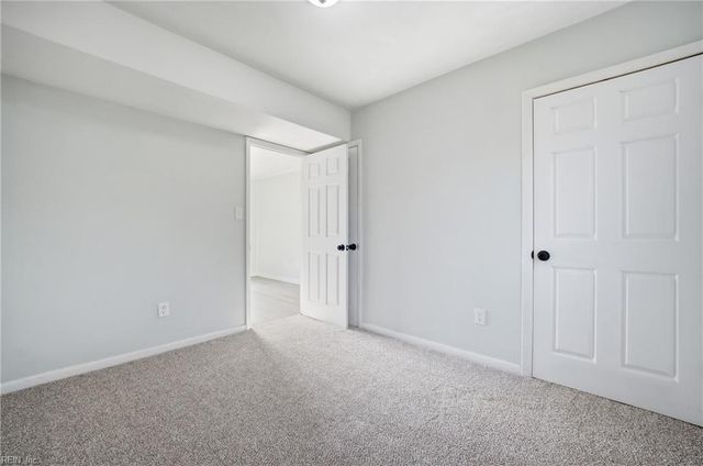 313 Pasture LN, Hampton, VA 23669