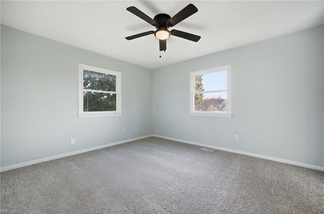 313 Pasture LN, Hampton, VA 23669