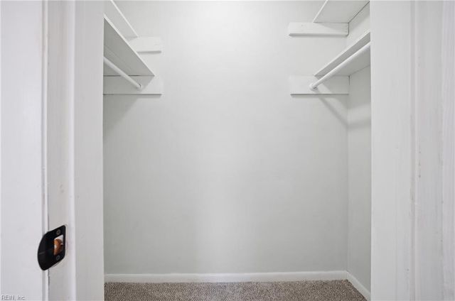 313 Pasture LN, Hampton, VA 23669