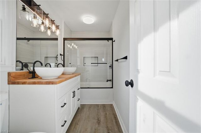 313 Pasture LN, Hampton, VA 23669