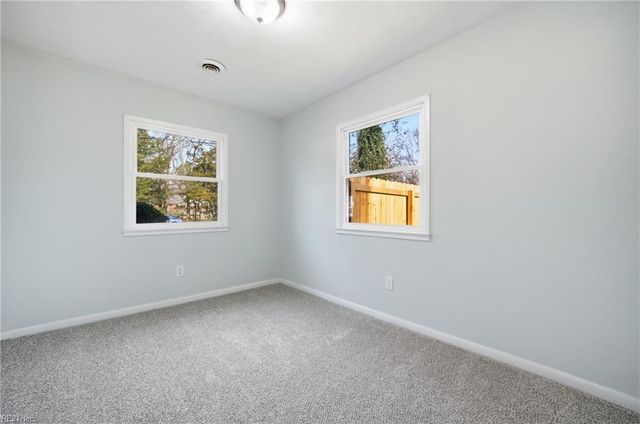 313 Pasture LN, Hampton, VA 23669