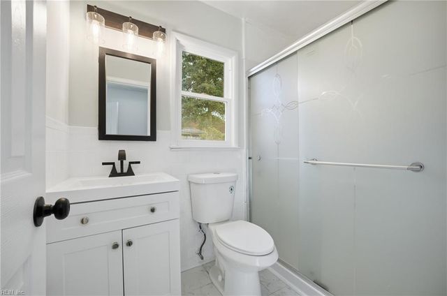 313 Pasture LN, Hampton, VA 23669