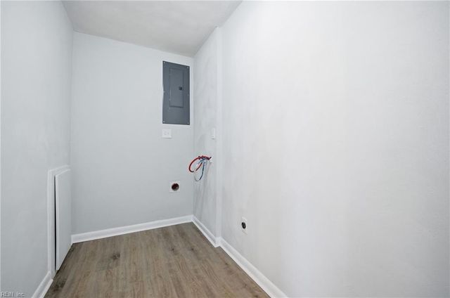 313 Pasture LN, Hampton, VA 23669