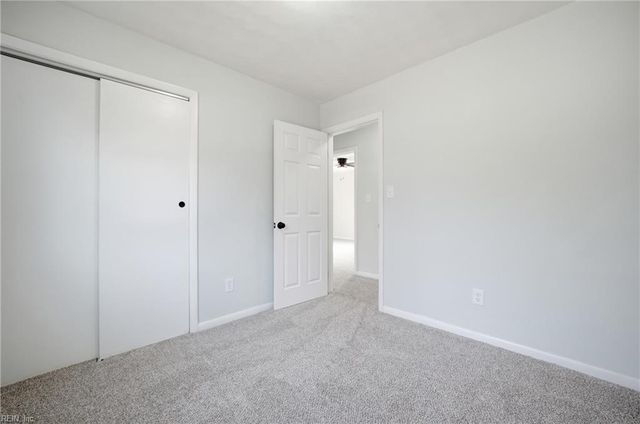 313 Pasture LN, Hampton, VA 23669