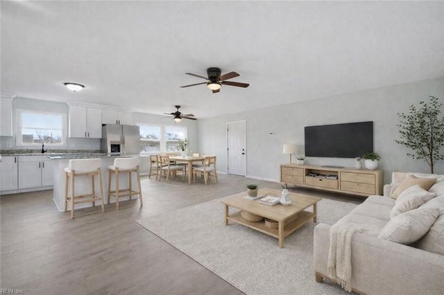 313 Pasture LN, Hampton, VA 23669