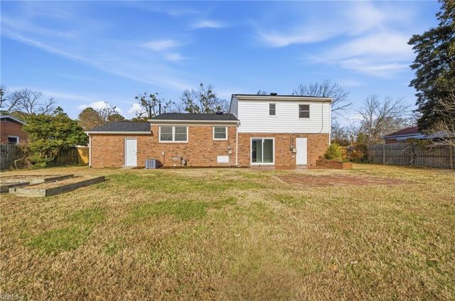 313 Pasture LN, Hampton, VA 23669