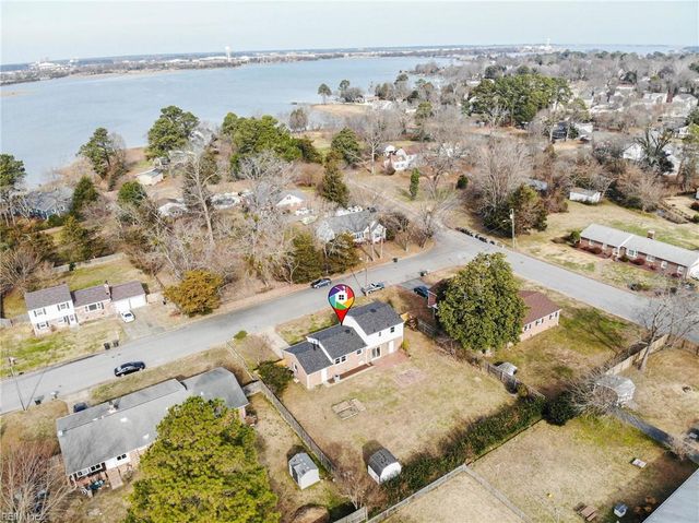 313 Pasture LN, Hampton, VA 23669