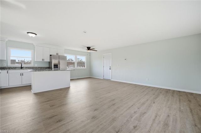 313 Pasture LN, Hampton, VA 23669