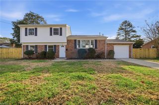 313 Pasture LN, Hampton, VA 23669