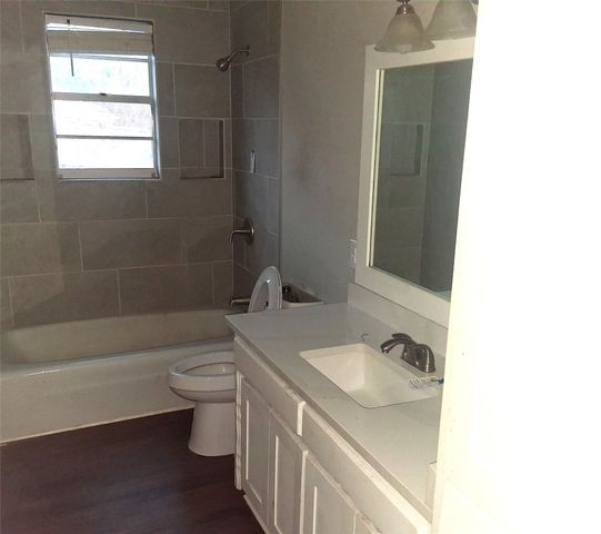 2 Woodcliff Drive, Texarkana, TX 75503