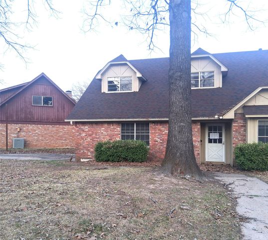 2 Woodcliff Drive, Texarkana, TX 75503