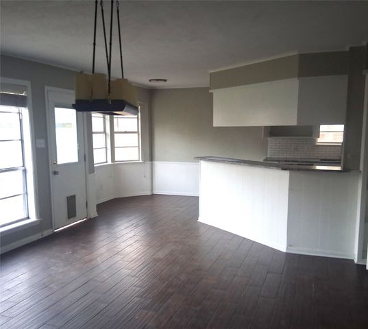 2 Woodcliff Drive, Texarkana, TX 75503