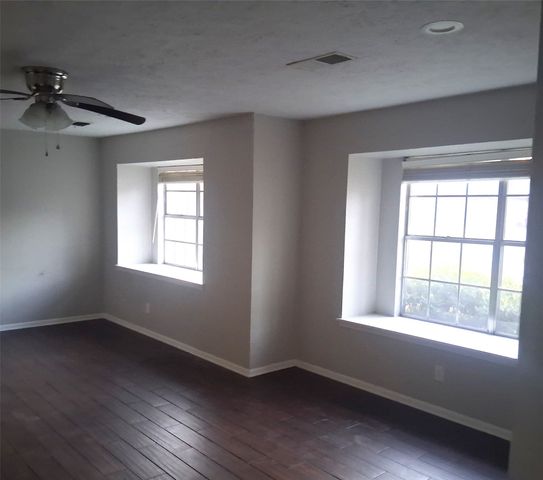 2 Woodcliff Drive, Texarkana, TX 75503