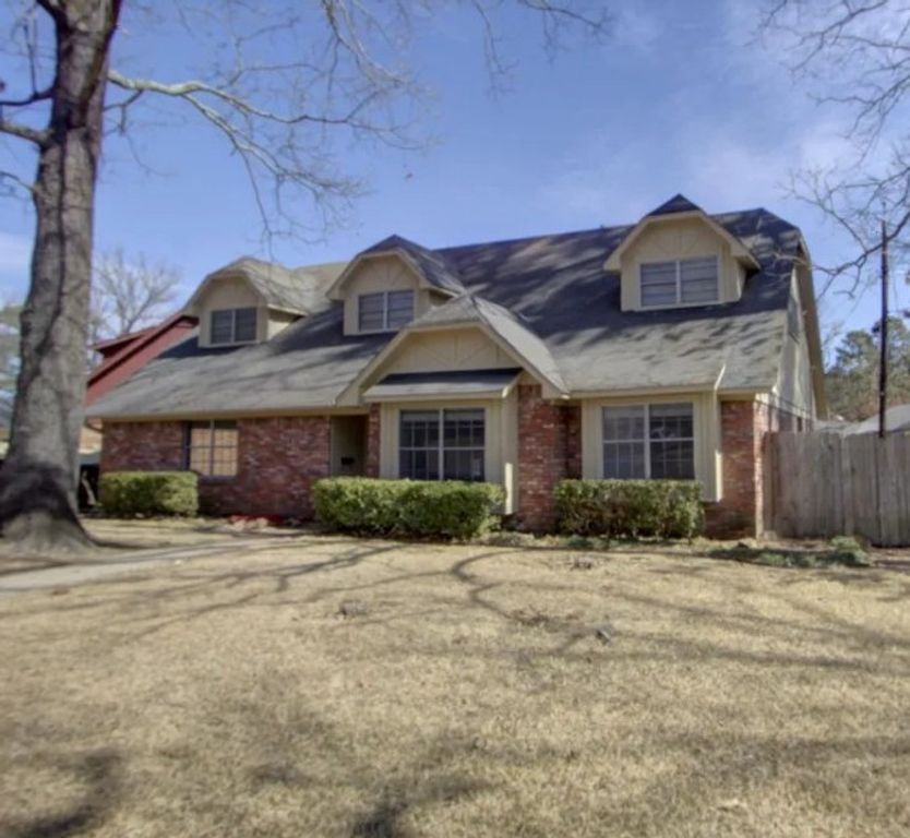 2 Woodcliff Drive, Texarkana, TX 75503