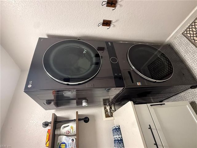 1904 Fairweather CT, Virginia Beach, VA 23456