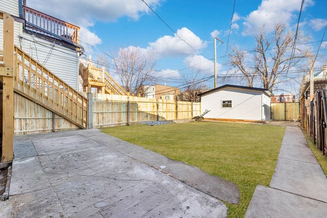 4924 W Congress Parkway, Chicago, IL 60644