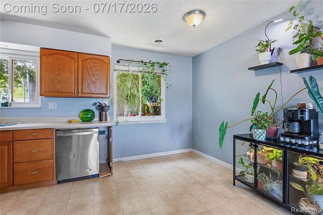 15166 Kerstyn Street, Taylor, MI 48180