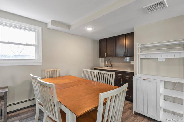 35 Lee Avenue, Babylon, NY 11702