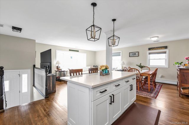 35 Lee Avenue, Babylon, NY 11702