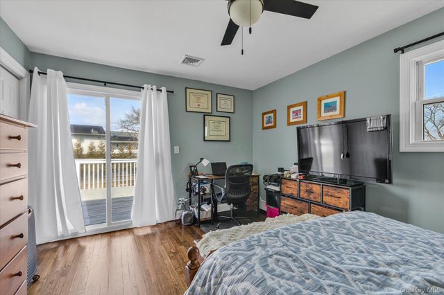 35 Lee Avenue, Babylon, NY 11702