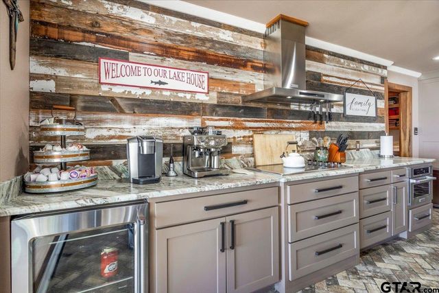 21437 Waterfront Drive, Chandler, TX 75758