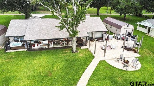 21437 Waterfront Drive, Chandler, TX 75758