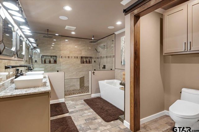 21437 Waterfront Drive, Chandler, TX 75758