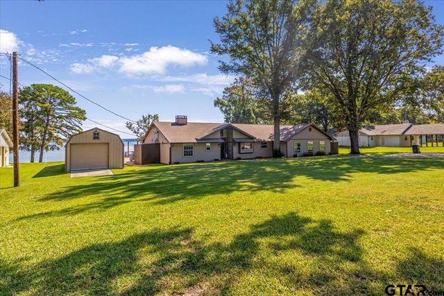 21437 Waterfront Drive, Chandler, TX 75758