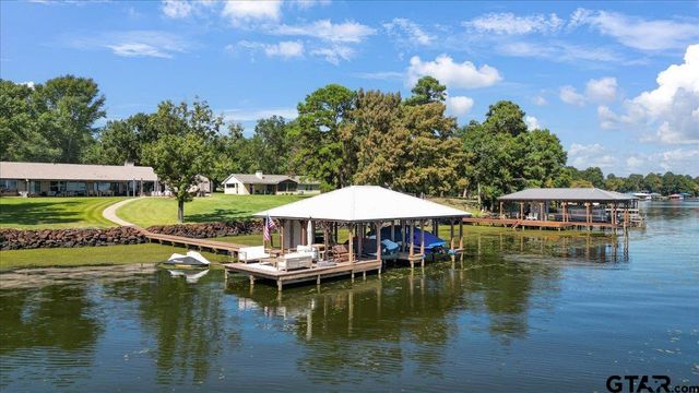 21437 Waterfront Drive, Chandler, TX 75758