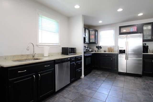 160 Washington St, New Bedford, MA 02740