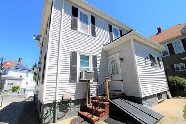 160 Washington St, New Bedford, MA 02740