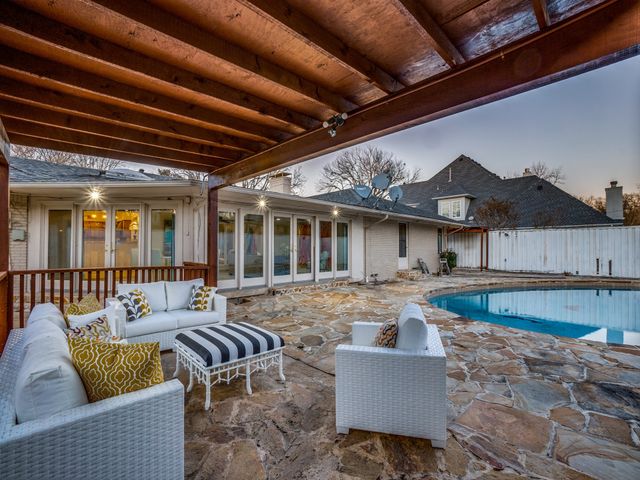 6106 Meadowcrest Drive, Dallas, TX 75230