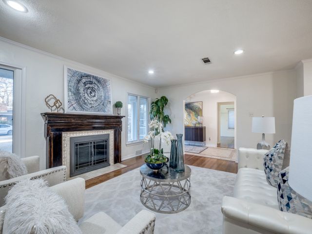 6106 Meadowcrest Drive, Dallas, TX 75230
