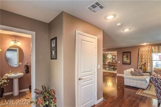 2081 Self Portrait Street, Henderson, NV 89044