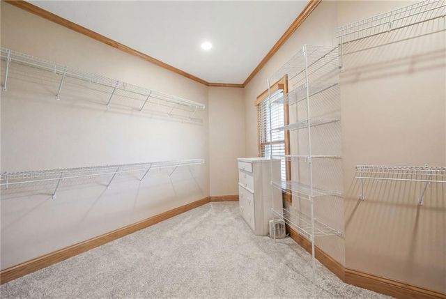 8980 Rowen Road, De Soto, KS 66018