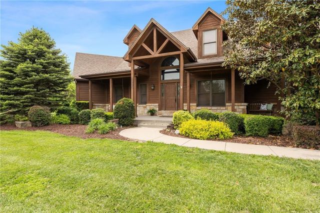 8980 Rowen Road, De Soto, KS 66018