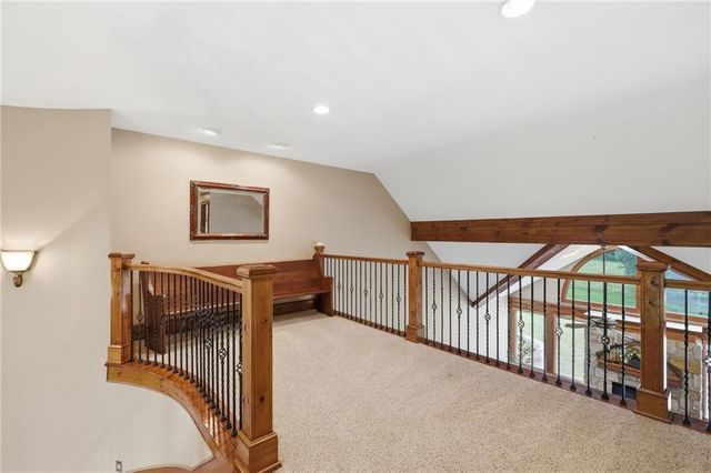 8980 Rowen Road, De Soto, KS 66018