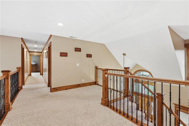 8980 Rowen Road, De Soto, KS 66018