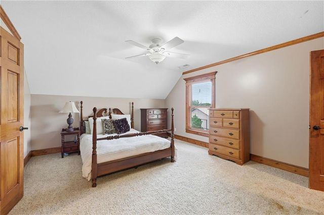 8980 Rowen Road, De Soto, KS 66018
