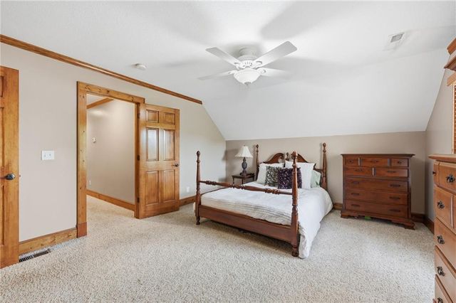 8980 Rowen Road, De Soto, KS 66018