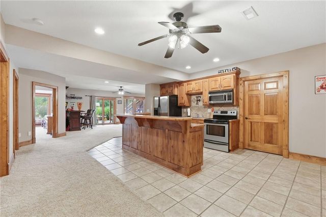 8980 Rowen Road, De Soto, KS 66018