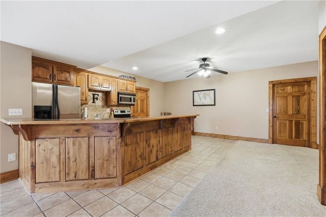 8980 Rowen Road, De Soto, KS 66018