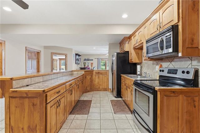 8980 Rowen Road, De Soto, KS 66018