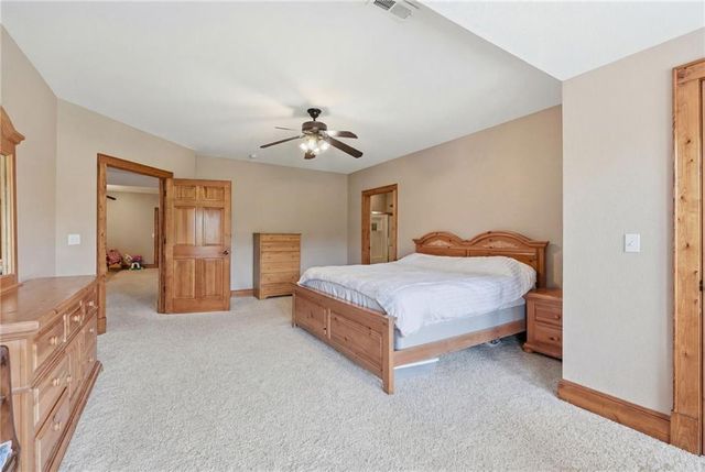 8980 Rowen Road, De Soto, KS 66018