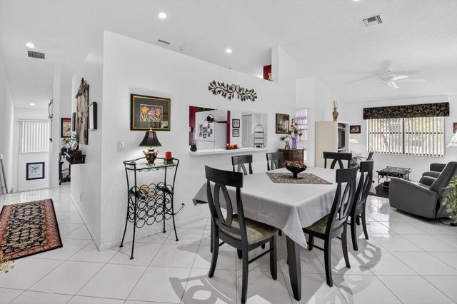 9716 Sills Drive E 201, Boynton Beach, FL 33437