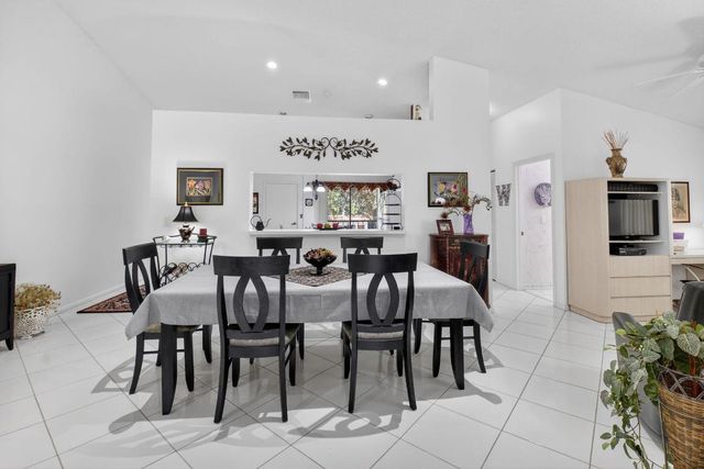 9716 Sills Drive E 201, Boynton Beach, FL 33437