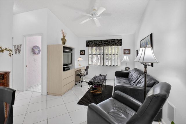 9716 Sills Drive E 201, Boynton Beach, FL 33437