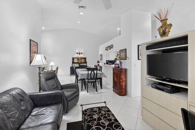 9716 Sills Drive E 201, Boynton Beach, FL 33437