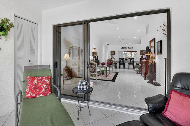 9716 Sills Drive E 201, Boynton Beach, FL 33437